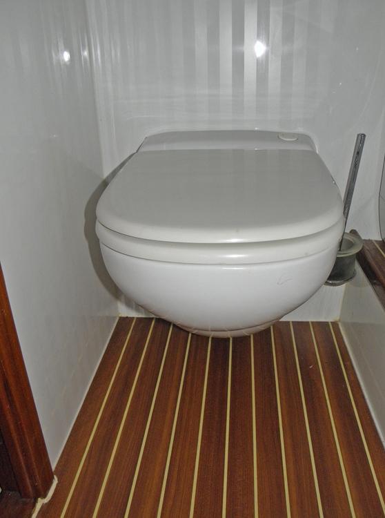 Aft cabin, Accommodation